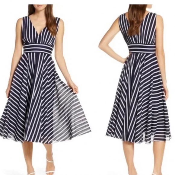 Eliza j - Picture 2 of 5